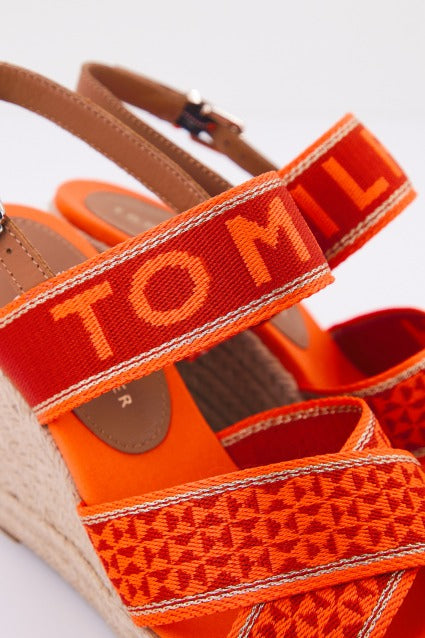 TOMMY HILFIGER WEBBING HIGH WEDGE en color NARANJA (4)