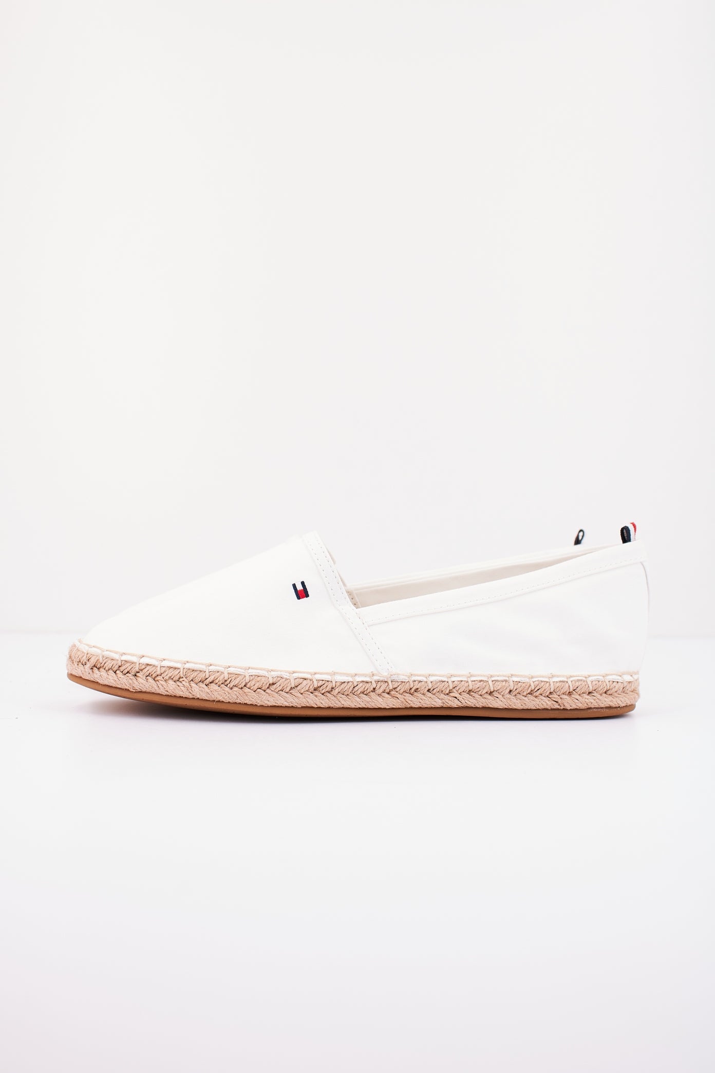 TOMMY HILFIGER BASIC TOMMY FLAT ESPADRI en color BLANCO (1)