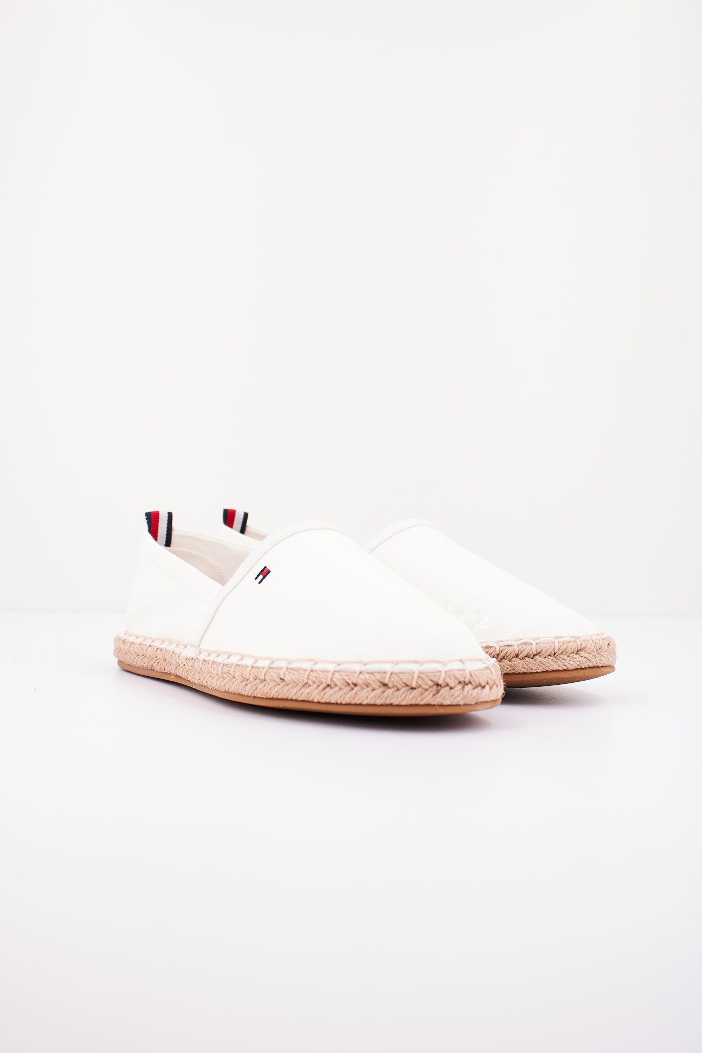TOMMY HILFIGER BASIC TOMMY FLAT ESPADRI en color BLANCO (2)