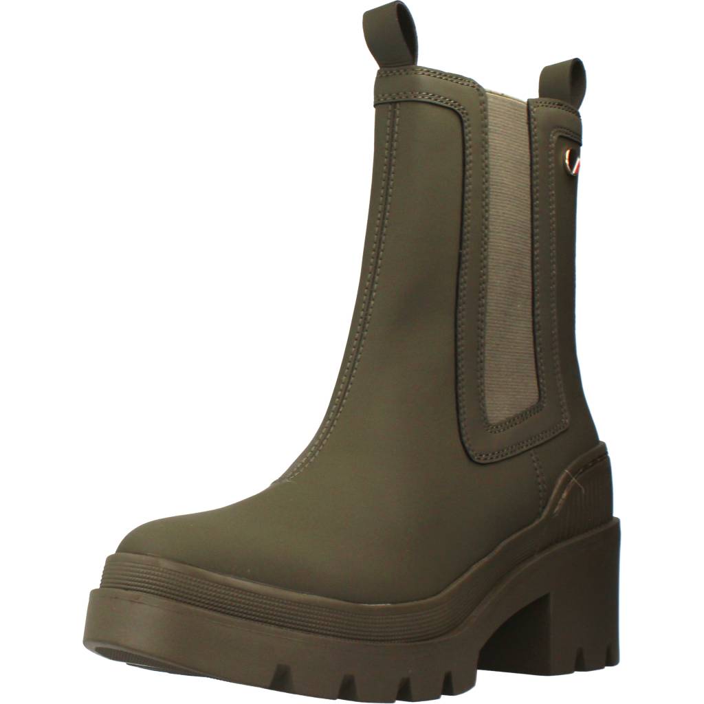 TOMMY HILFIGER HEELED CHELSEY BOOT BIO en color VERDE (1)
