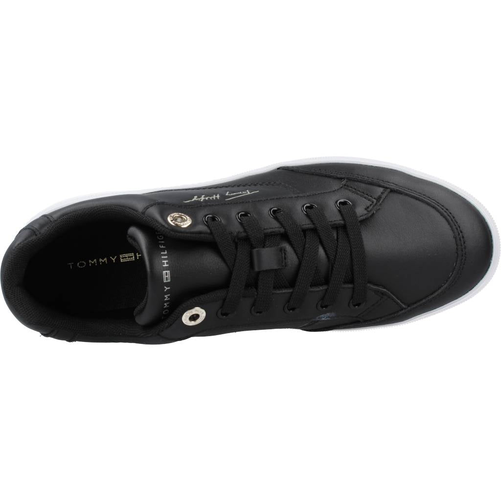 TOMMY HILFIGER ESSENTIAL TH COURT SNEAK en color NEGRO (7)