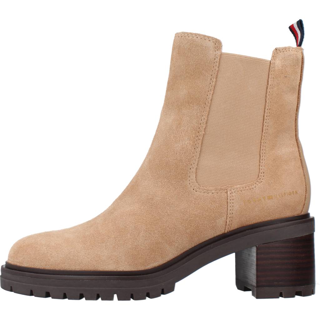 TOMMY HILFIGER CHELSEA MID HEEL en color NUDE (2)
