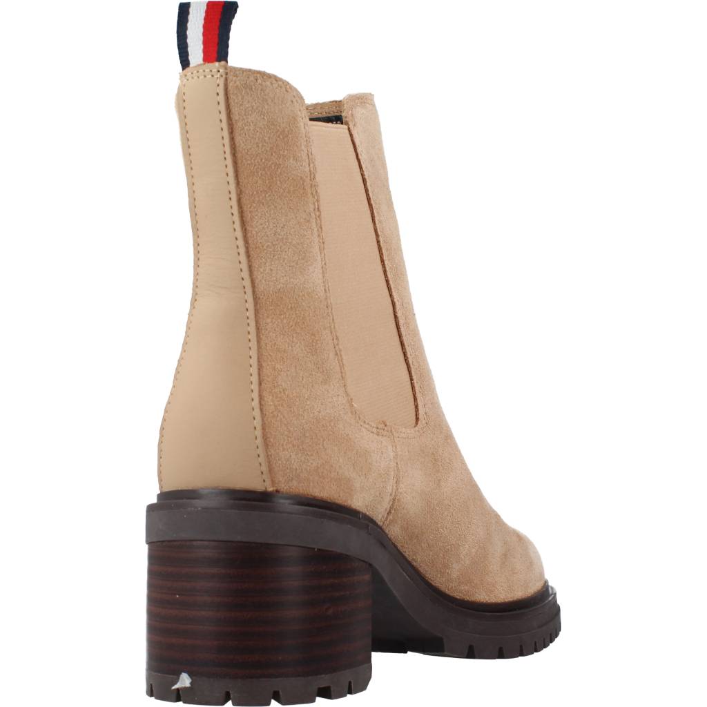 TOMMY HILFIGER CHELSEA MID HEEL en color NUDE (3)