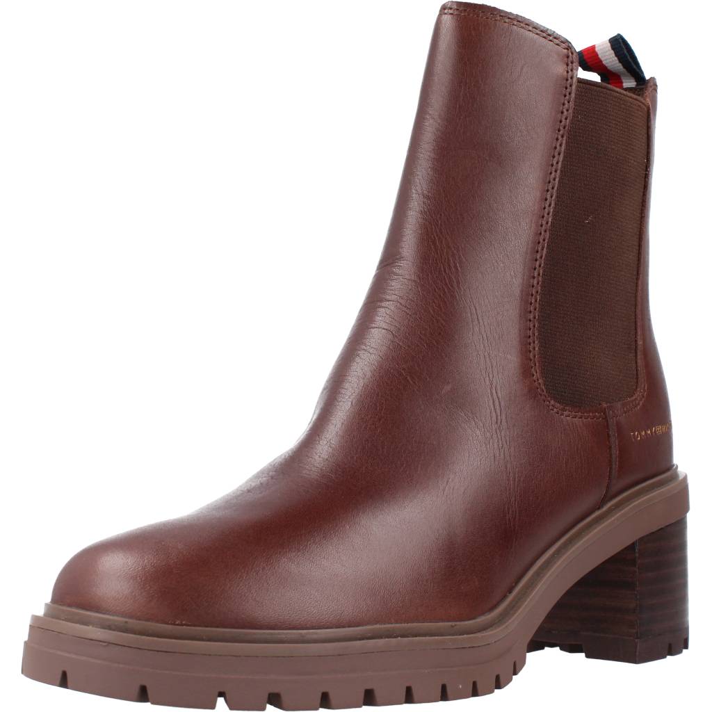 TOMMY HILFIGER OUTDOOR CHELSEA MID HEEL en color MARRON (1)