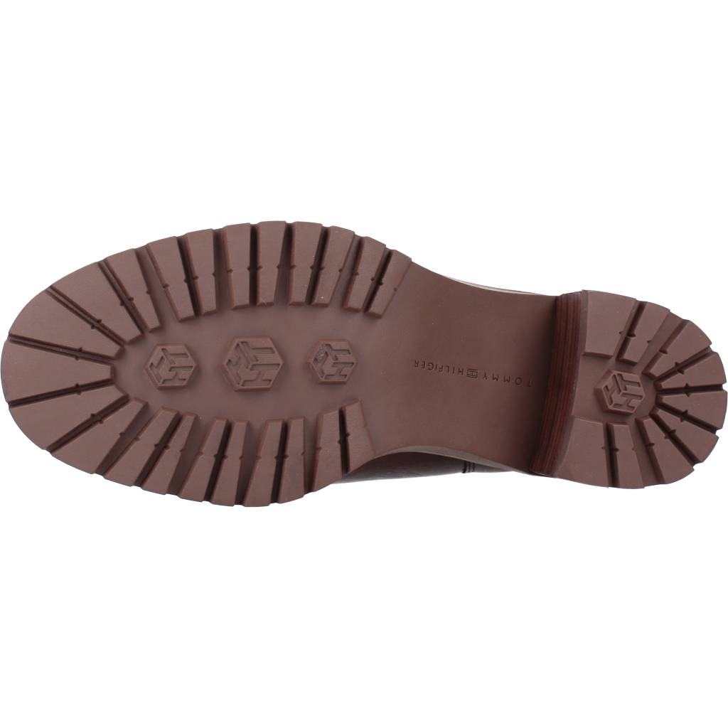 TOMMY HILFIGER OUTDOOR CHELSEA MID HEEL en color MARRON (6)