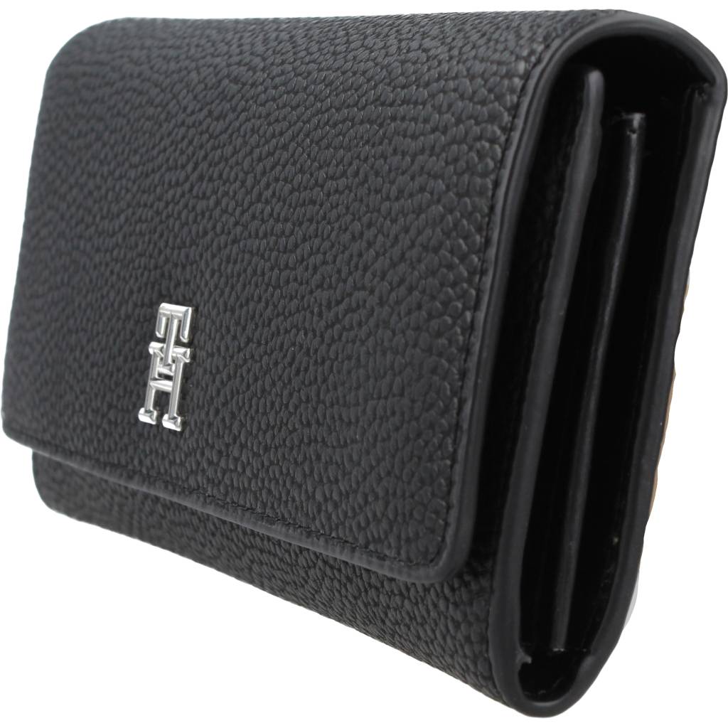 TOMMY HILFIGER TH EMBLEM LARGE FLAP WAL en color NEGRO (1)