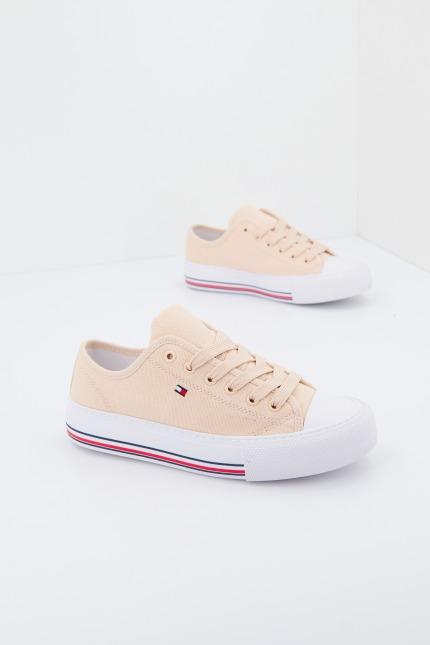 TOMMY HILFIGER LACE UP en color NUDE (1)