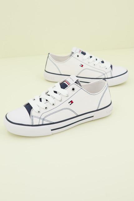 TOMMY HILFIGER LACE UP en color BLANCO (3)