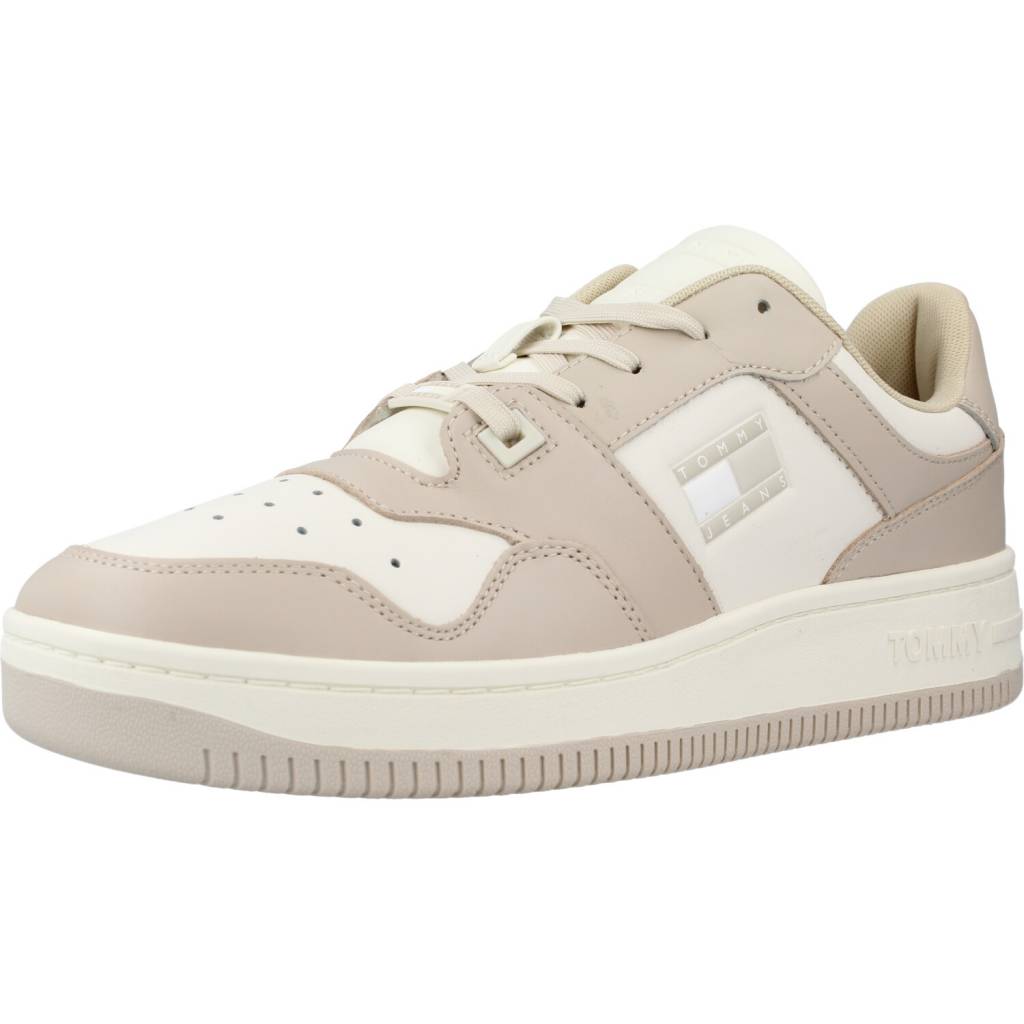 TOMMY JEANS BASKET LEATHER en color BEIS (1)