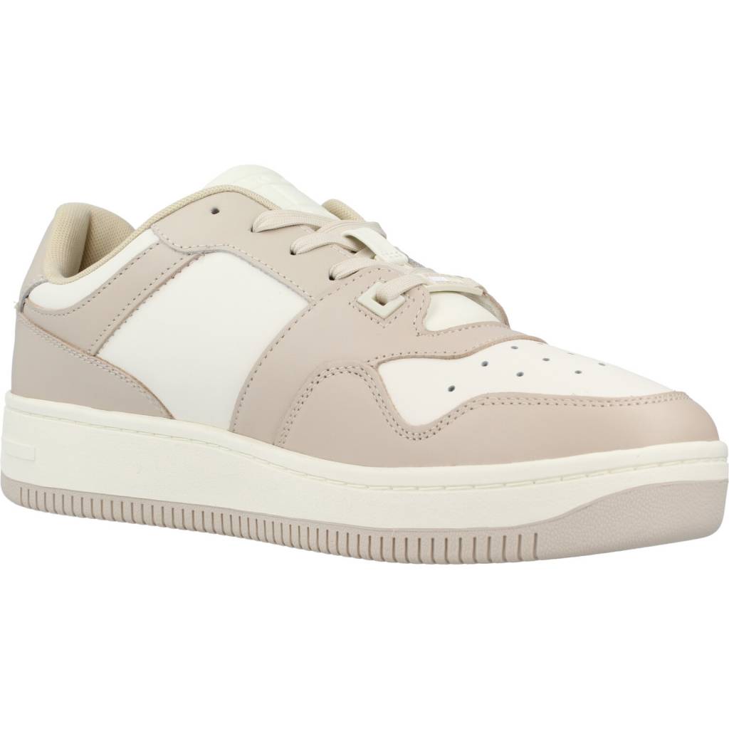 TOMMY JEANS BASKET LEATHER en color BEIS (5)