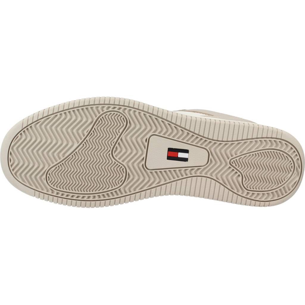 TOMMY JEANS BASKET LEATHER en color BEIS (6)