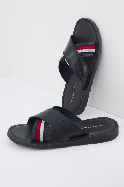 TOMMY HILFIGER CRISS CROSS SANDAL en color AZUL (1)