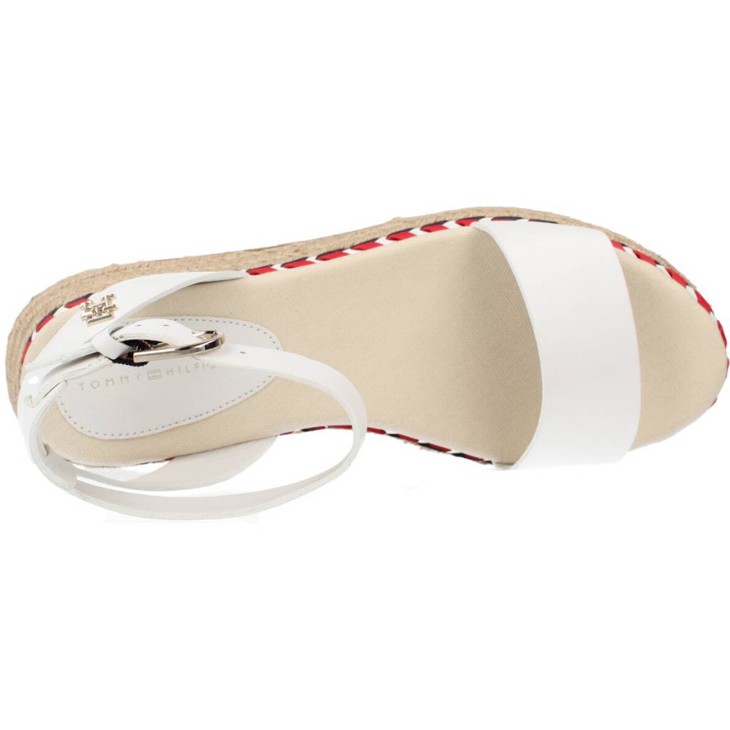 TOMMY HILFIGER LOW WEDGE SANDAL en color BLANCO (7)