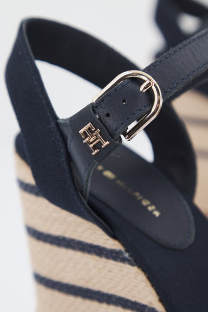 TOMMY HILFIGER SEASONAL WEBBING WEDGE en color AZUL (4)