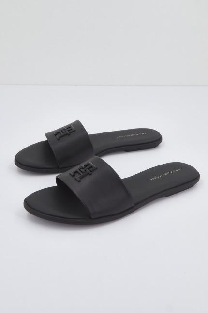 TOMMY HILFIGER TH POP MULE en color NEGRO (2)