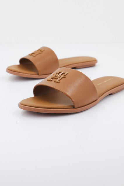 TOMMY HILFIGER TH POP MULE en color MARRON (2)