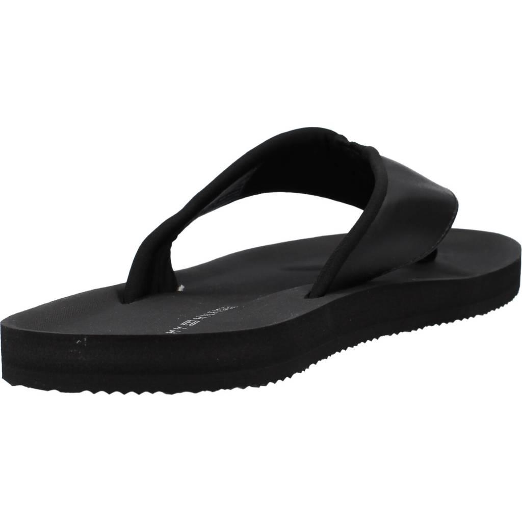 TOMMY HILFIGER COMFORTABLE PADDED BEACH en color NEGRO (3)