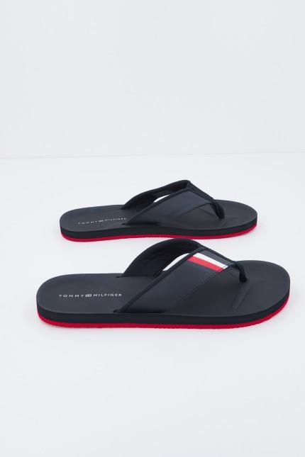 TOMMY HILFIGER COMFORTABLE PADDED BEACH en color AZUL (2)