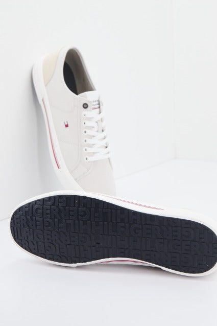 TOMMY HILFIGER CORE CORPORATE VULC CANVAS en color BEIS (3)