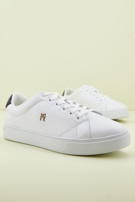 TOMMY HILFIGER ELEVATED ESSENTIAL COURT en color BLANCO (1)