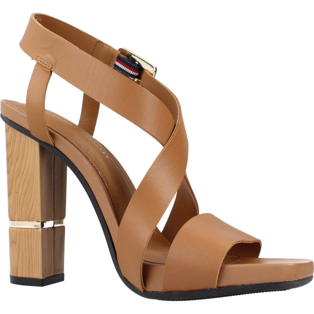 TOMMY HILFIGER HARDWARE BLOCK HIGH HEEL en color MARRON (5)