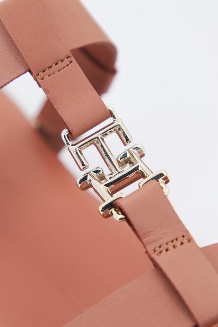 TOMMY HILFIGER TH FLAT en color MARRON (4)