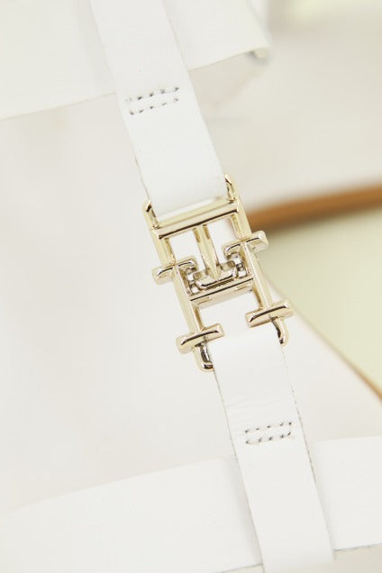 TOMMY HILFIGER TH FLAT SANDAL en color BLANCO (4)