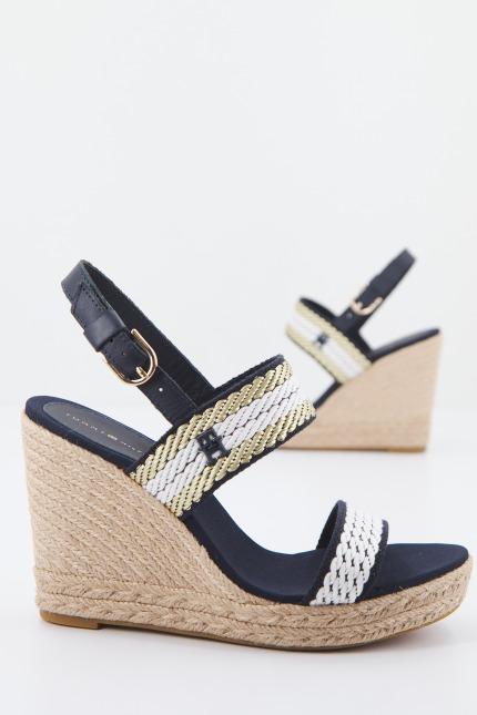 TOMMY HILFIGER GOLDEN WEBBING WEDGE en color AZUL (1)