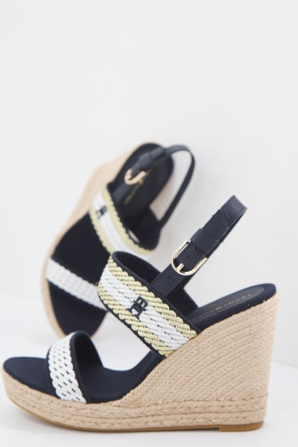 TOMMY HILFIGER GOLDEN WEBBING WEDGE en color AZUL (2)