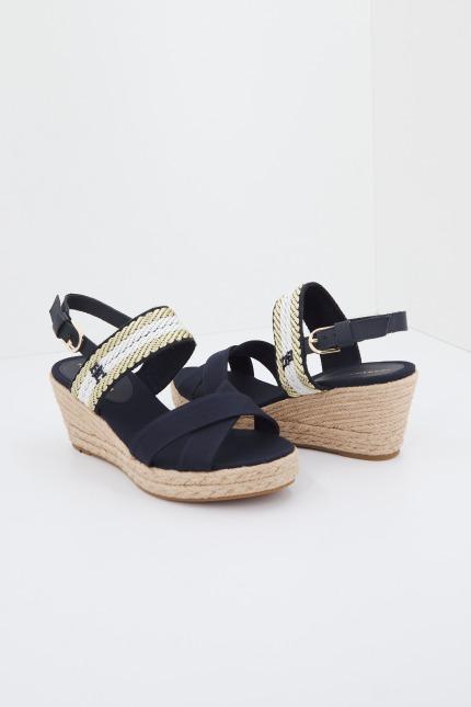 TOMMY HILFIGER GOLDEN WEBBING MID WEDGE en color AZUL (1)