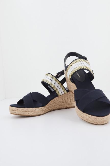 TOMMY HILFIGER GOLDEN WEBBING MID WEDGE en color AZUL (2)