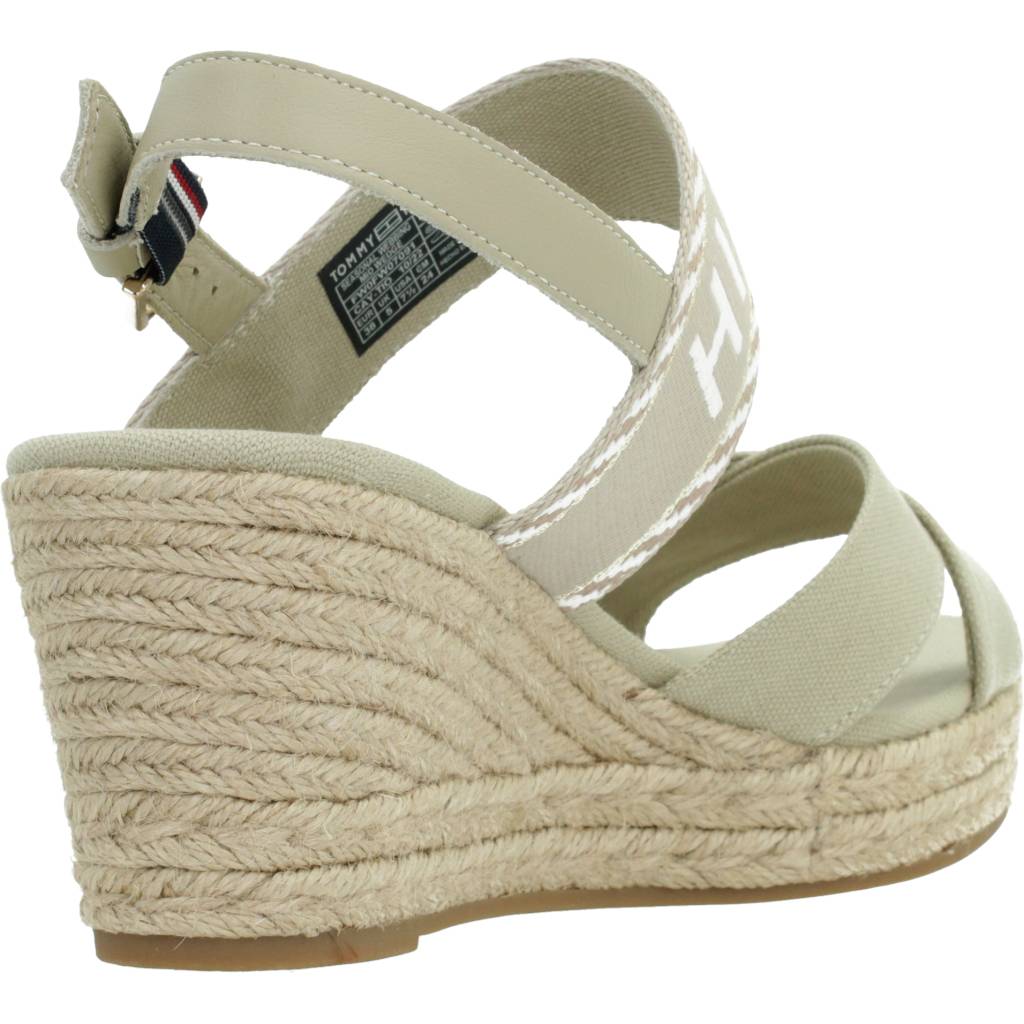 TOMMY HILFIGER SEASONAL WEBBING MID WED en color BEIS (3)