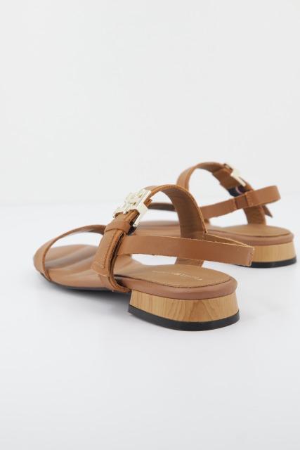 TOMMY HILFIGER HARDWARE FLAT SANDAL en color MARRON (3)