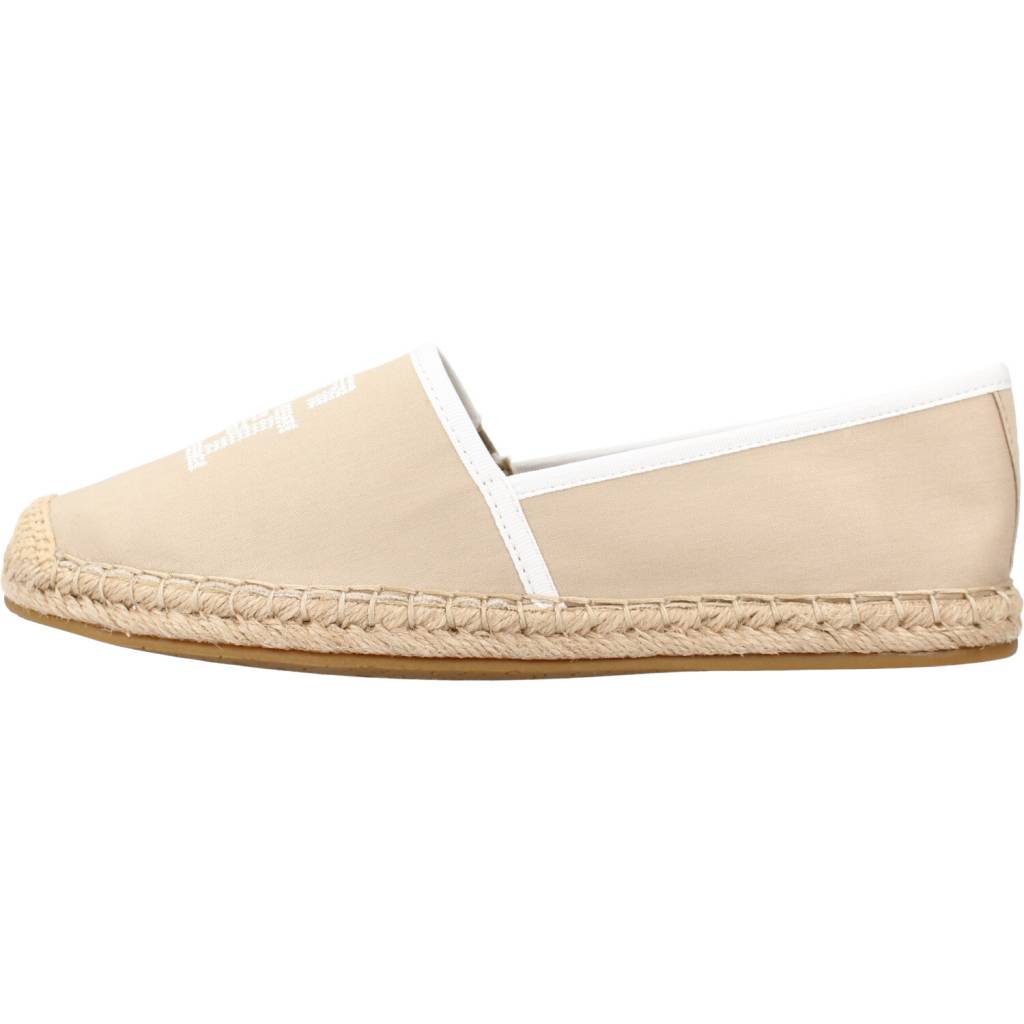 TOMMY HILFIGER TH EMBROIDERED ESPADRILL en color MARRON CLARO (2)