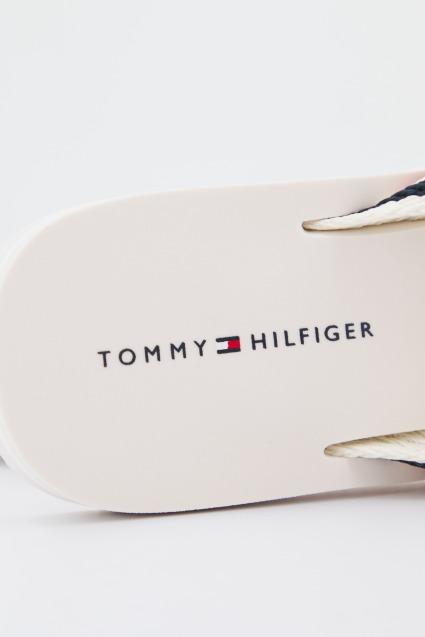 TOMMY HILFIGER ESSENTIAL en color BEIS (4)