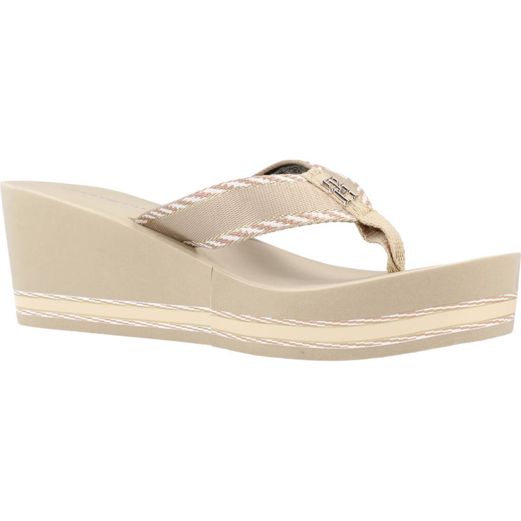 TOMMY HILFIGER WEBBING H WEDGE SA en color MARRON CLARO (5)