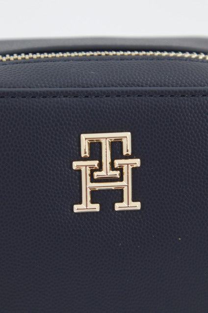 TOMMY HILFIGER AWAW TH TIMELESS CAMERA BAG en color NEGRO (4)