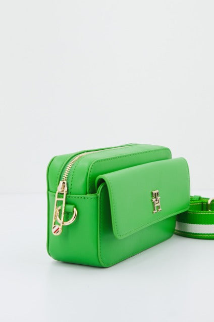 TOMMY HILFIGER ICONIC TOMMY CAMERA BAG en color VERDE (2)