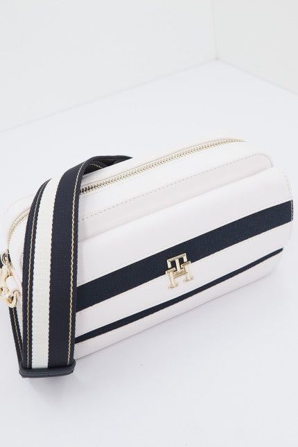 TOMMY HILFIGER ICONIC TOMMY CAMERA BAG en color BLANCO (3)