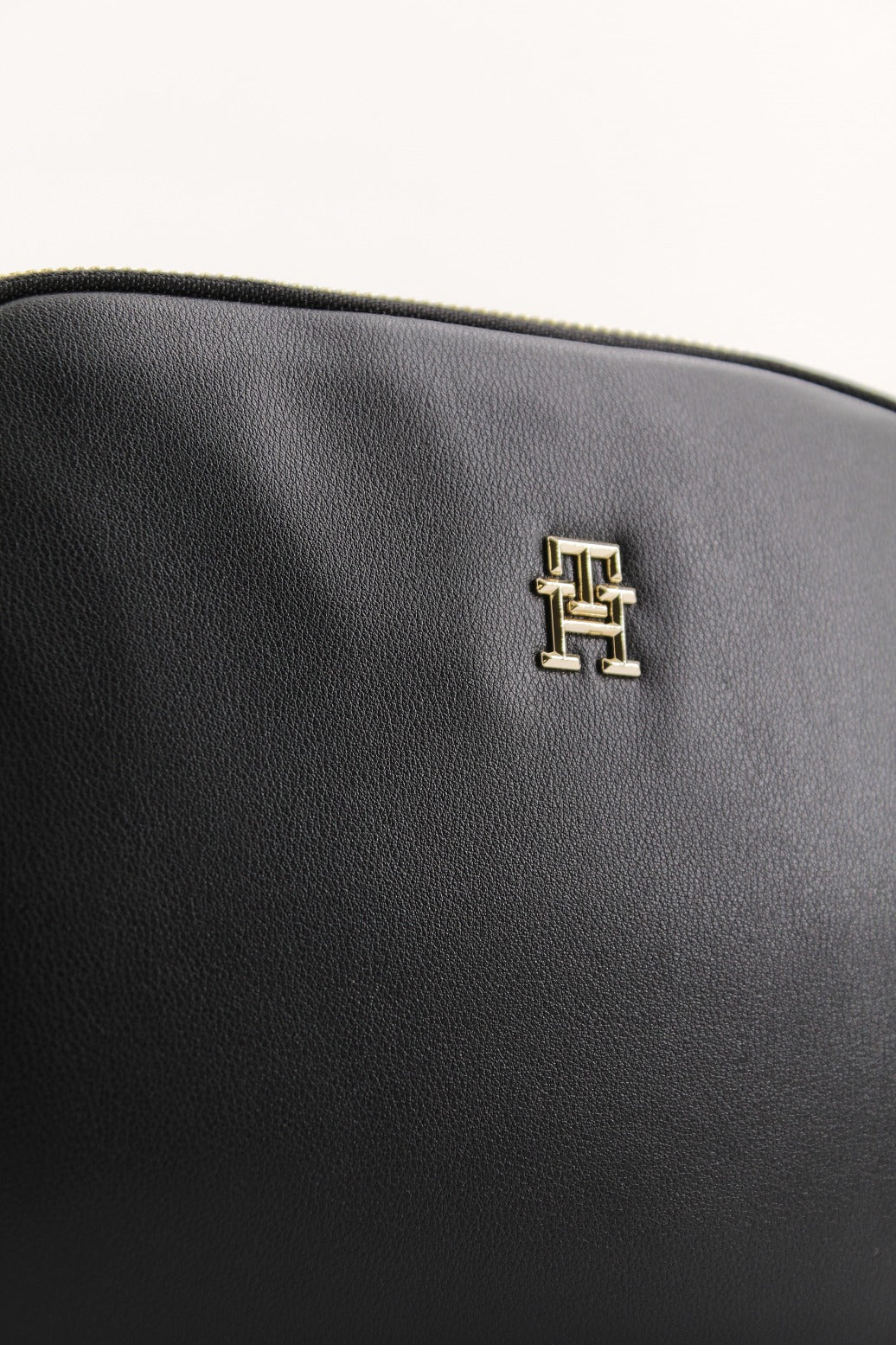 TOMMY HILFIGER POPPY PLUS CROSSOVER en color NEGRO (4)