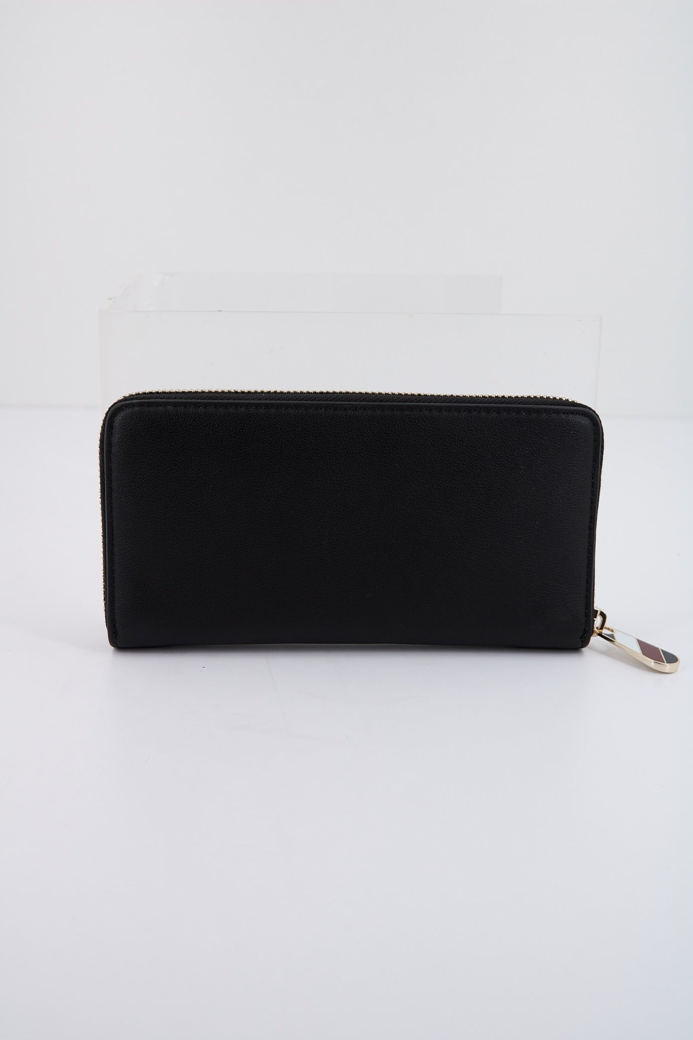 TOMMY HILFIGER POPPY PLUS LARGE ZA en color NEGRO (1)