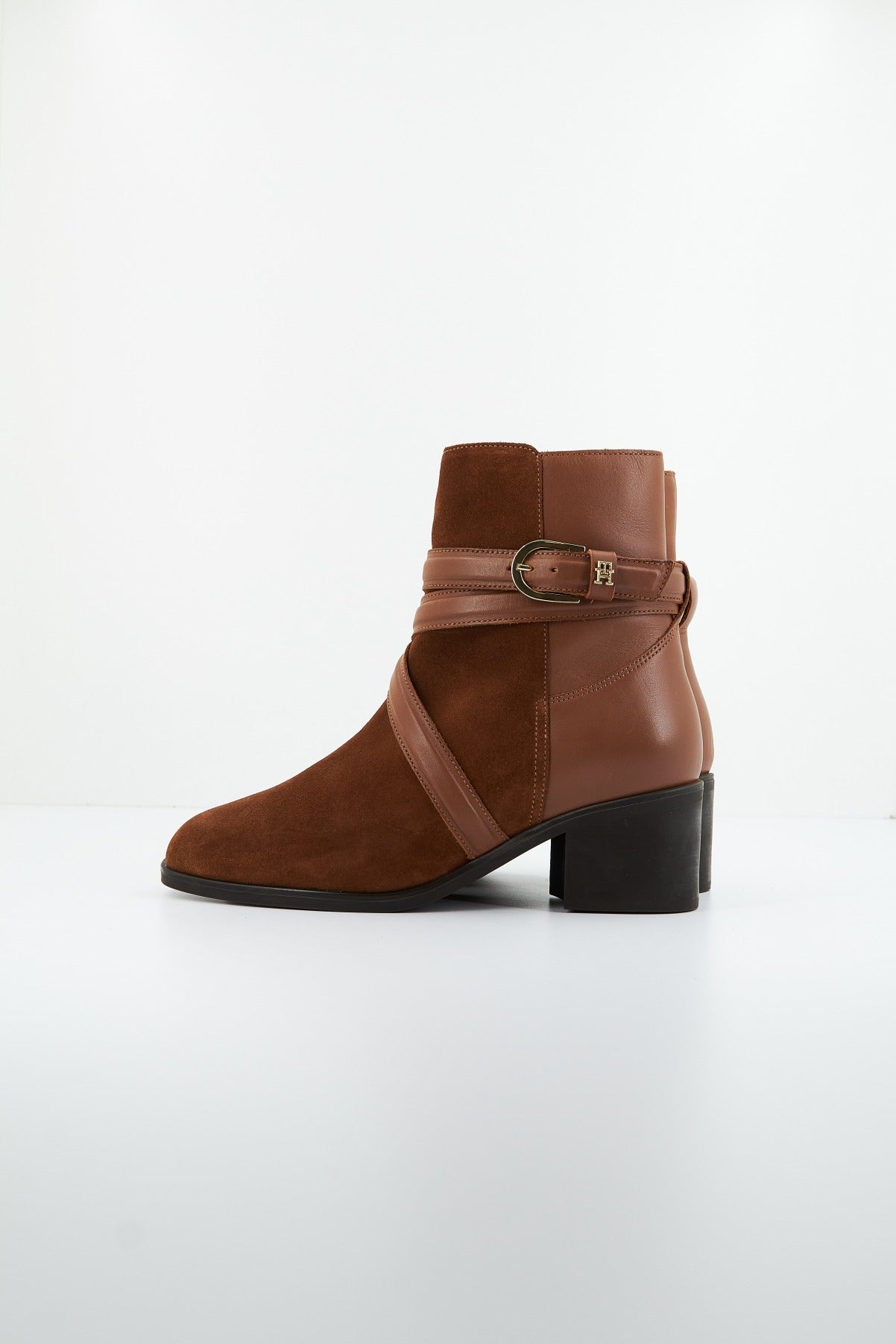 TOMMY HILFIGER ELEVATED ESS THERMO MIDH en color MARRON (1)