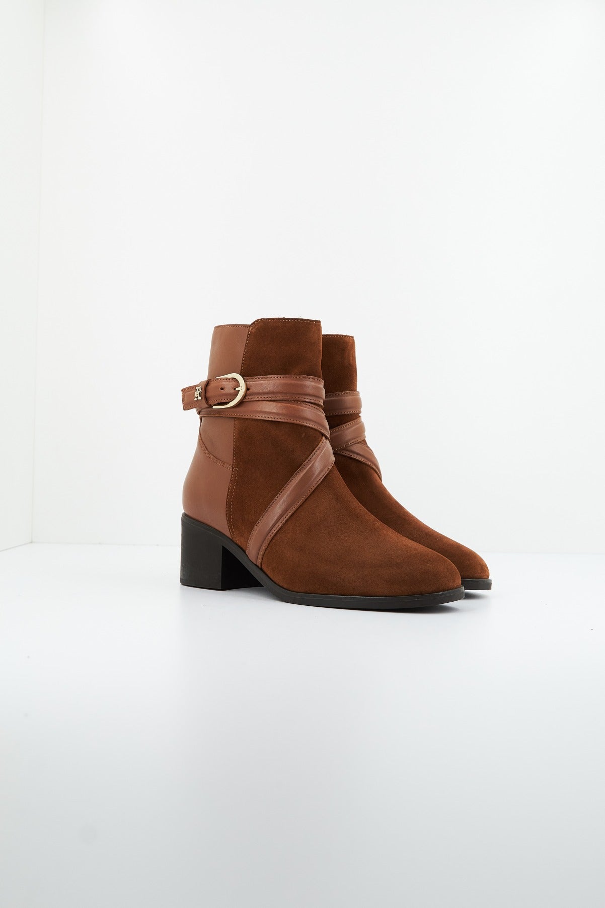 TOMMY HILFIGER ELEVATED ESS THERMO MIDH en color MARRON (2)