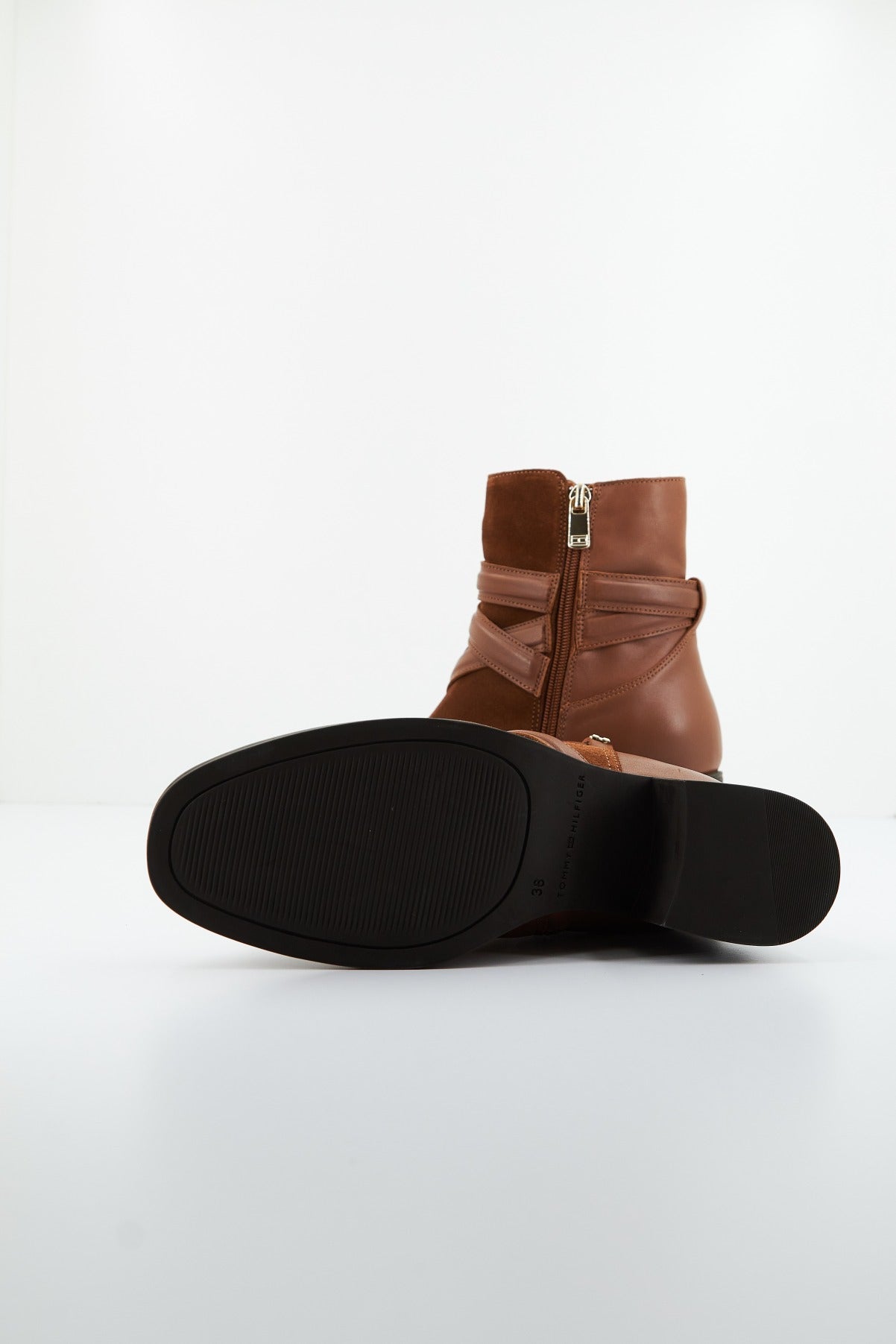 TOMMY HILFIGER ELEVATED ESS THERMO MIDH en color MARRON (4)