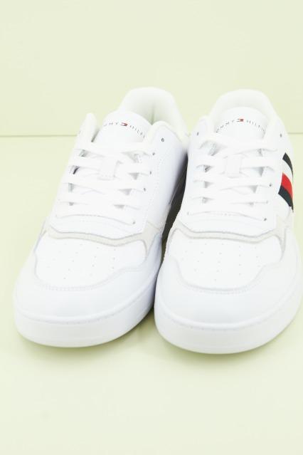 TOMMY HILFIGER COURT CUPSOLE RETRO LTH en color BLANCO (2)