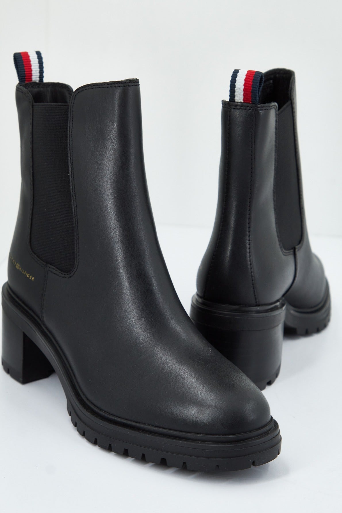 TOMMY HILFIGER ESSENTIAL MIDHEEL LEATHE en color NEGRO (4)