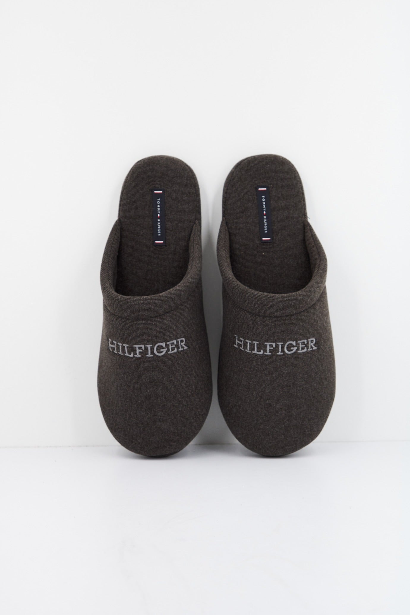TOMMY HILFIGER FMFM en color GRIS (2)
