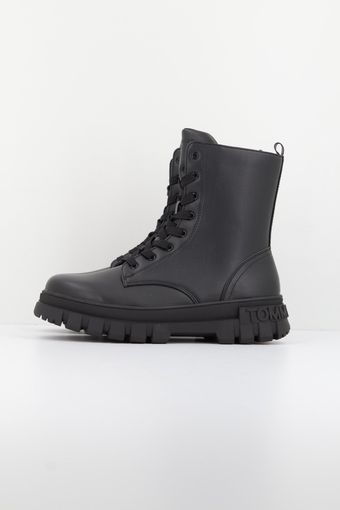 TOMMY HILFIGER TA en color NEGRO (1)
