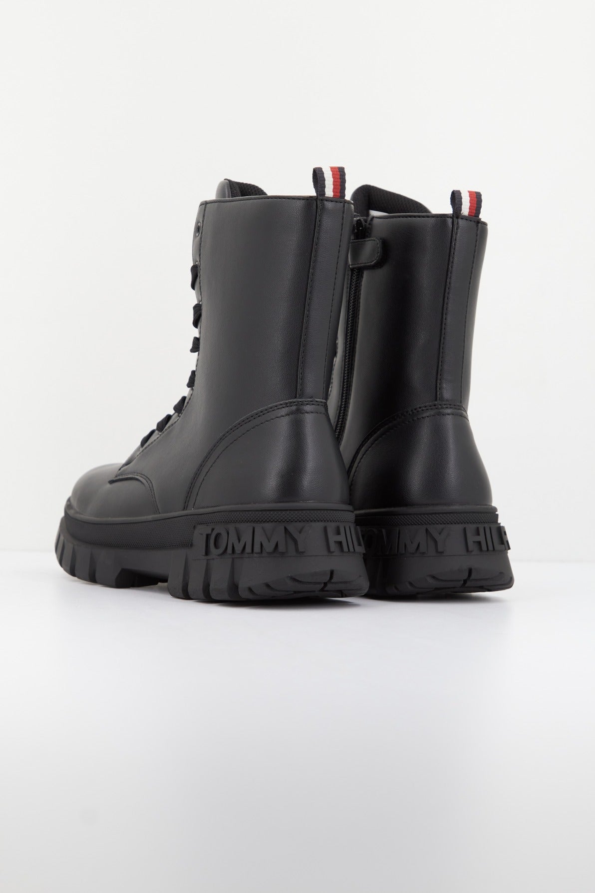 TOMMY HILFIGER TA en color NEGRO (3)