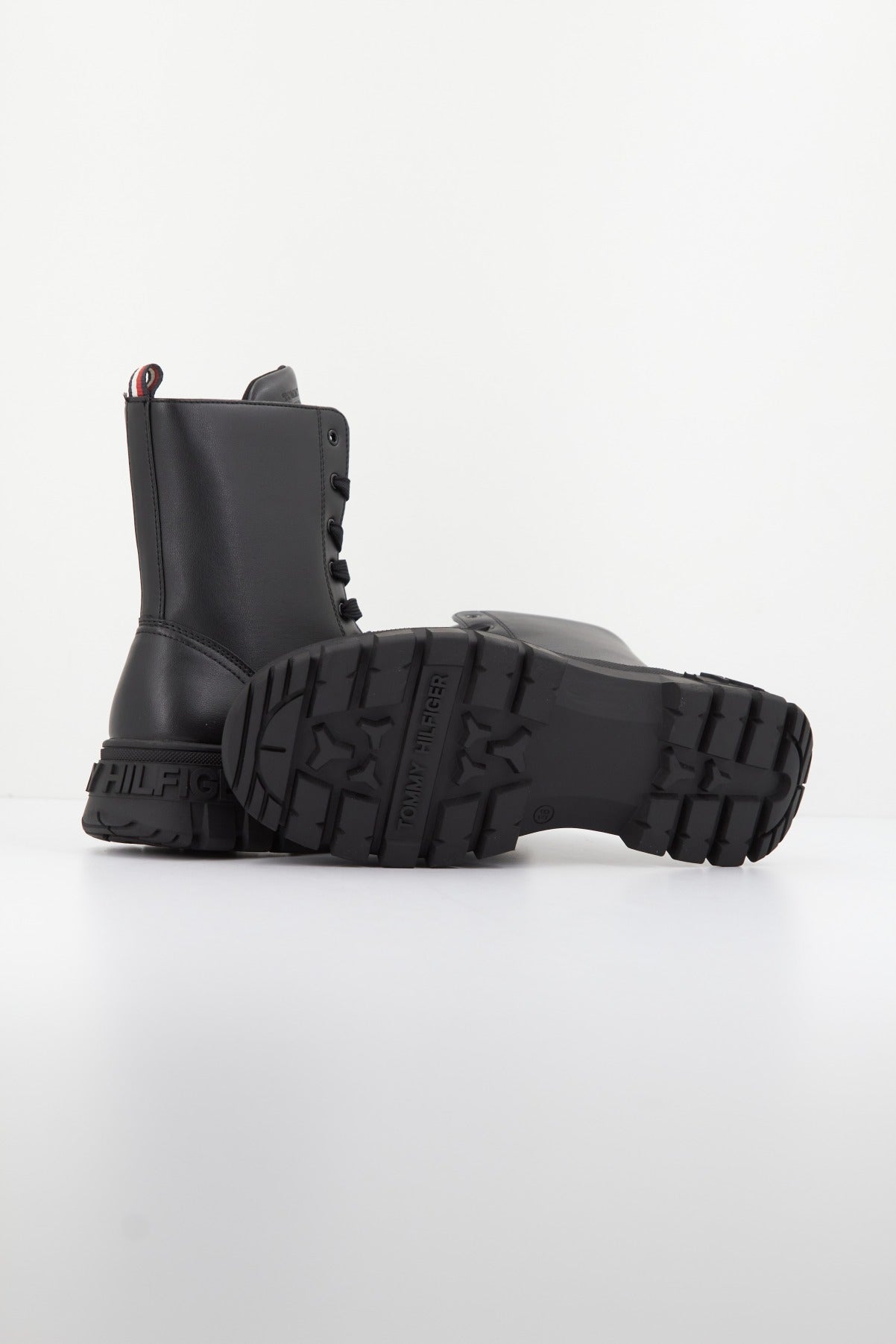 TOMMY HILFIGER TA en color NEGRO (4)